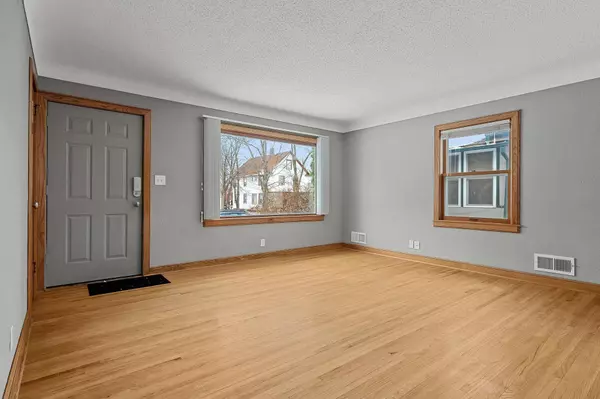 515 3rd AVE S, South Saint Paul, MN 55075