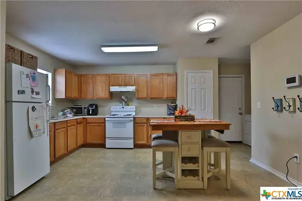 511 W Avenue C, Belton, TX 76513