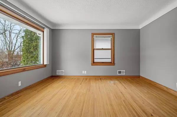 515 3rd AVE S, South Saint Paul, MN 55075