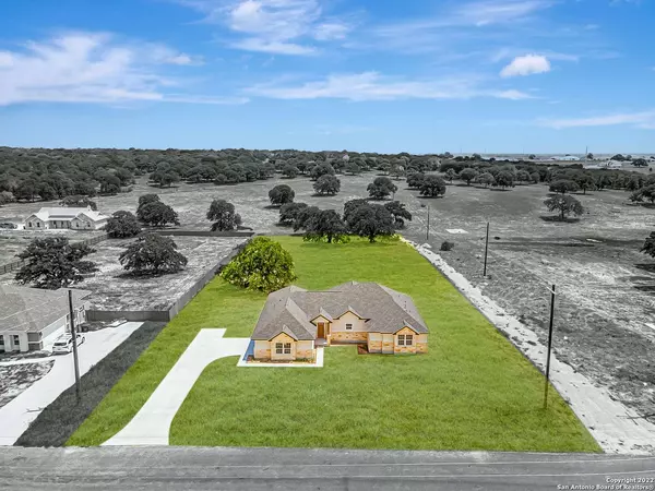 124 Settlement Dr, La Vernia, TX 78121