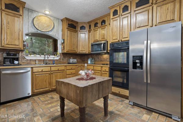 17100 River Place Place, Vancleave, MS 39565