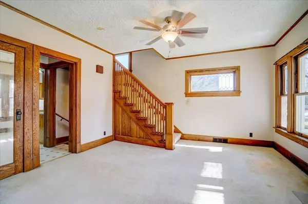 305 E Pearl St, Belleville, WI 53508