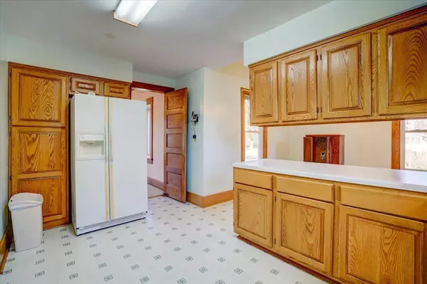 305 E Pearl St, Belleville, WI 53508