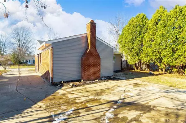 9523 WASHINGTON Street, Romulus, MI 48174