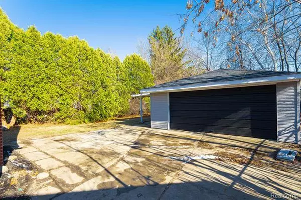 9523 WASHINGTON Street, Romulus, MI 48174