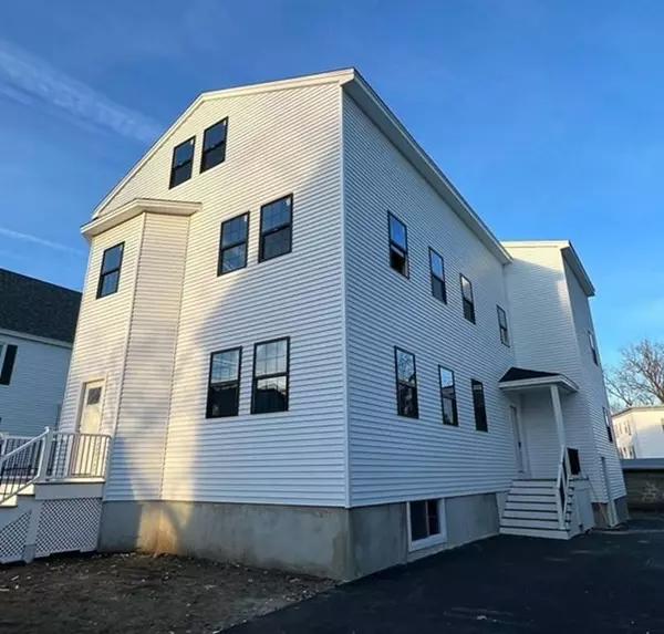 220 Carleton St, Lawrence, MA 01843