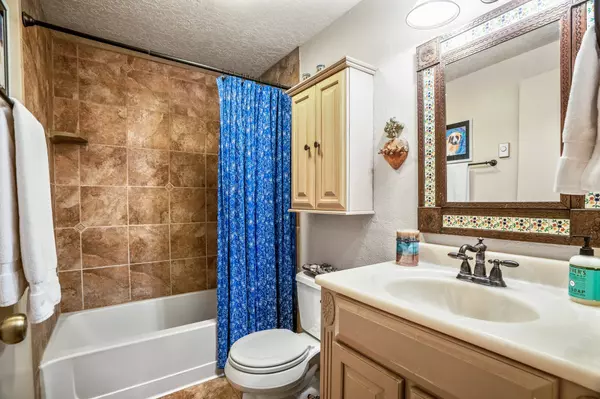 1118 San Ildefonso RD, Los Alamos, NM 87544