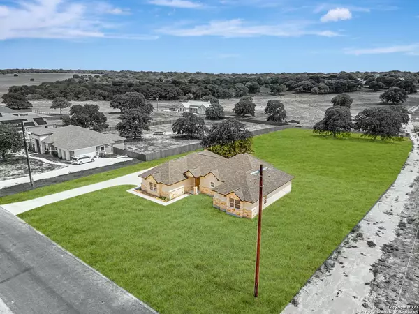 124 Settlement Dr, La Vernia, TX 78121