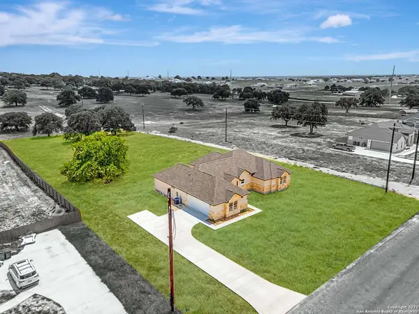 124 Settlement Dr, La Vernia, TX 78121