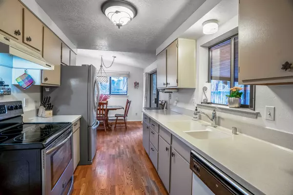 1118 San Ildefonso RD, Los Alamos, NM 87544