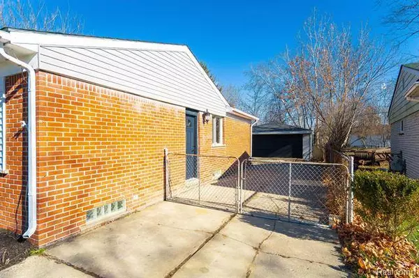 9523 WASHINGTON Street, Romulus, MI 48174