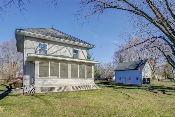 305 E Pearl St, Belleville, WI 53508
