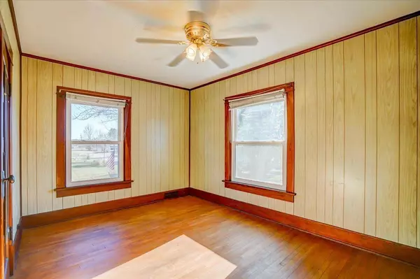 305 E Pearl St, Belleville, WI 53508