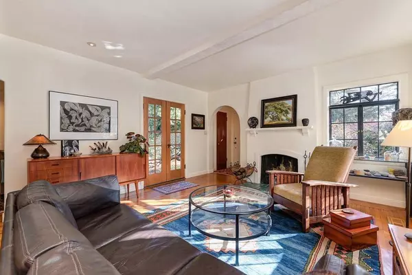 2974 Govan WAY, Sacramento, CA 95818