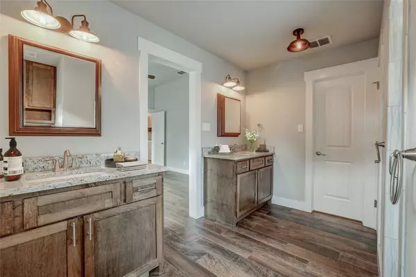 14 Honeysuckle LN, Wimberley, TX 78676