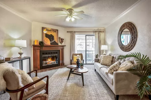 505 Oppenheimer DR #706, Los Alamos, NM 87544