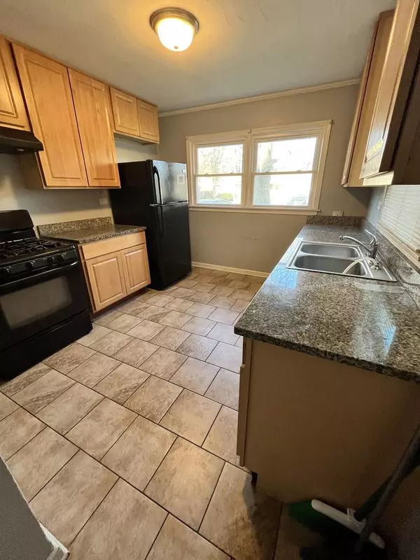 3001 Longfellow AVE, Hazel Crest, IL 60429