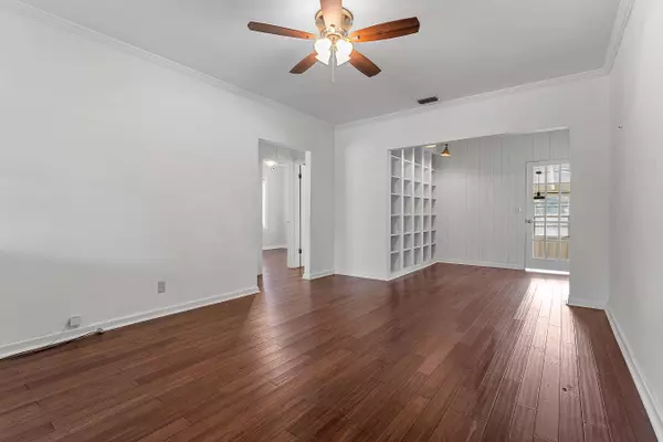 110 Wilson RD, Cloud Lake, FL 33406