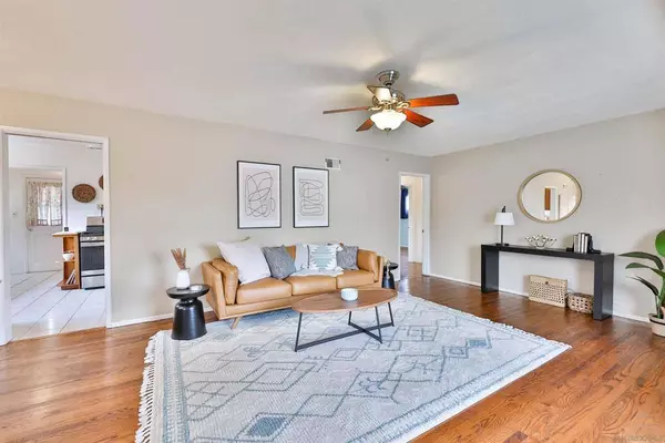 6863 50Th St, San Diego, CA 92120