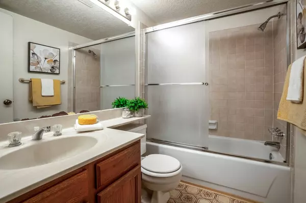 505 Oppenheimer DR #706, Los Alamos, NM 87544