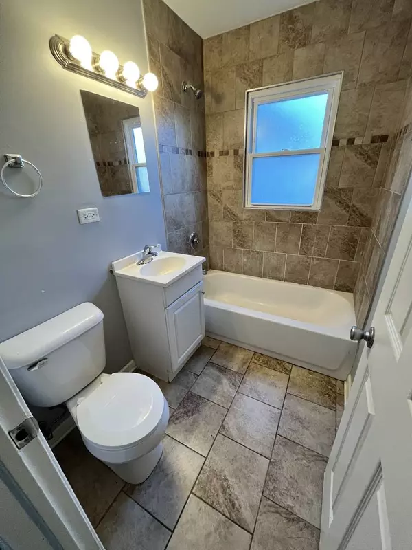 3001 Longfellow AVE, Hazel Crest, IL 60429