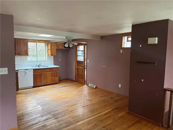 632 Millers Ln, Pittsburgh, PA 15239