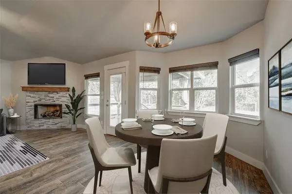 14 Honeysuckle LN, Wimberley, TX 78676