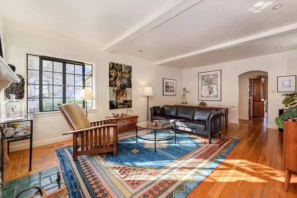 2974 Govan WAY, Sacramento, CA 95818