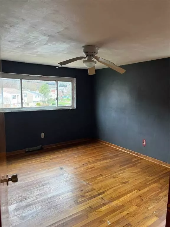 632 Millers Ln, Pittsburgh, PA 15239