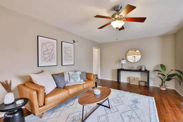 6863 50Th St, San Diego, CA 92120