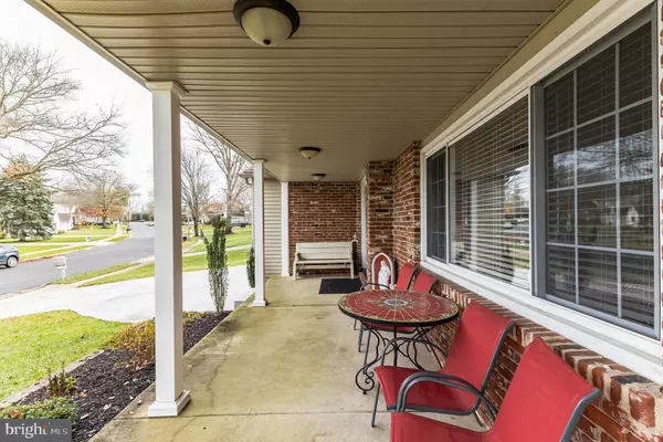 710 LINCOLN DR, Mount Laurel, NJ 08054