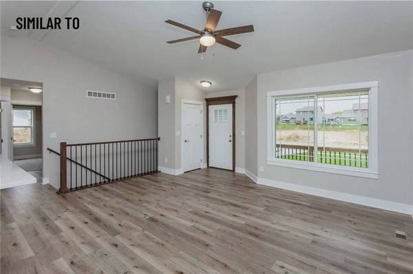 502 E Vista Lake Avenue, Polk City, IA 50226