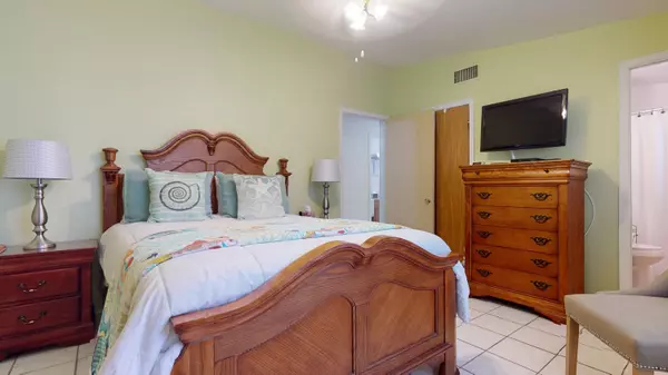 2930 SE Amherst ST, Stuart, FL 34997