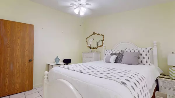 2930 SE Amherst ST, Stuart, FL 34997