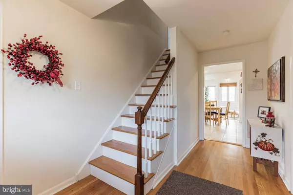 710 LINCOLN DR, Mount Laurel, NJ 08054