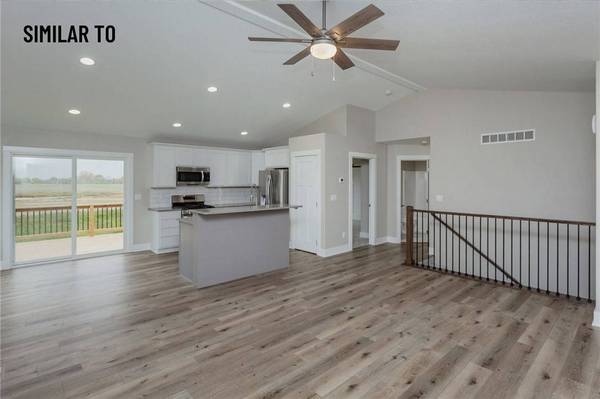 502 E Vista Lake Avenue, Polk City, IA 50226