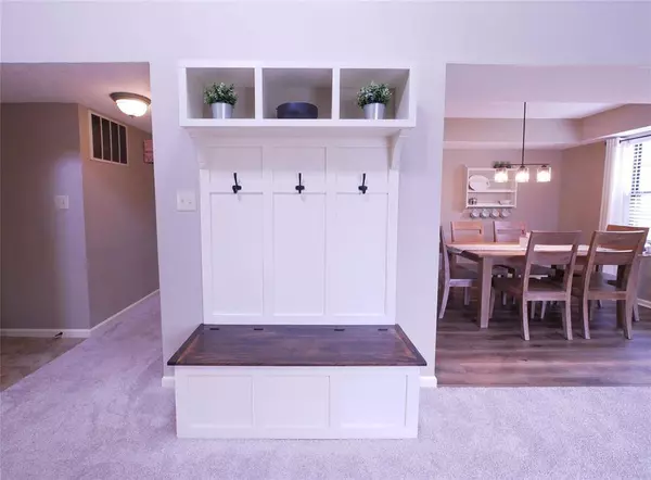 7328 Newbury CT, Fishers, IN 46038