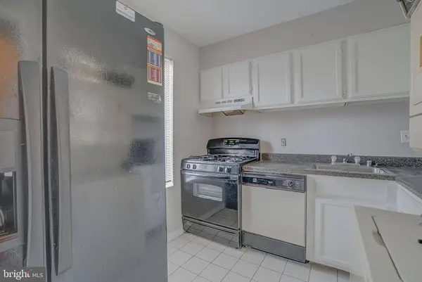 5472 CEDAR LN W #B2, Columbia, MD 21044