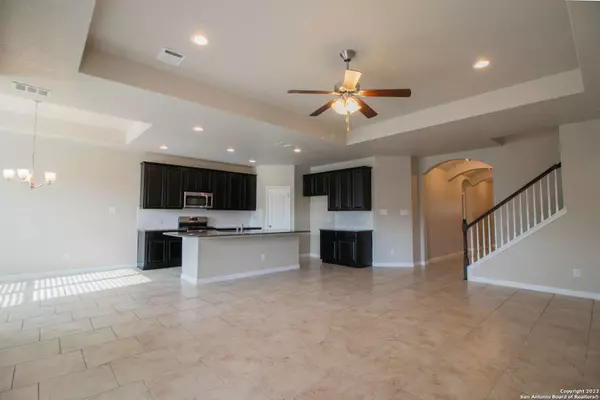 431 ESCARPMENT OAK, New Braunfels, TX 78130-4192