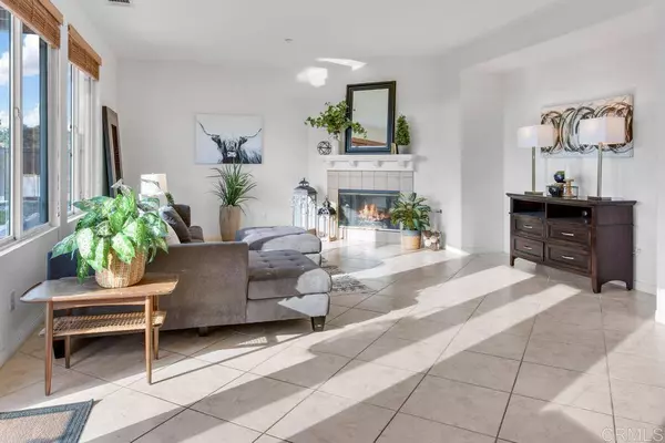 684 Ridgemont CIR, Escondido, CA 92027