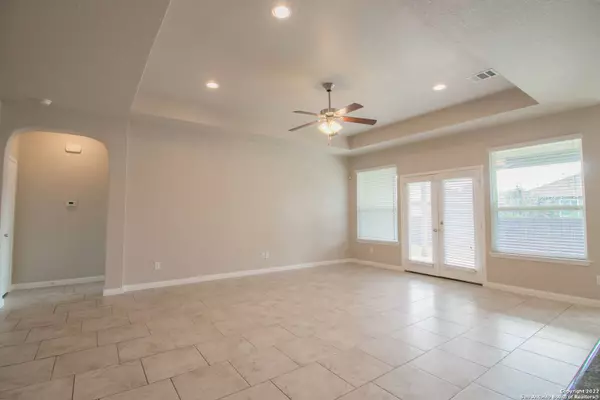 431 ESCARPMENT OAK, New Braunfels, TX 78130-4192