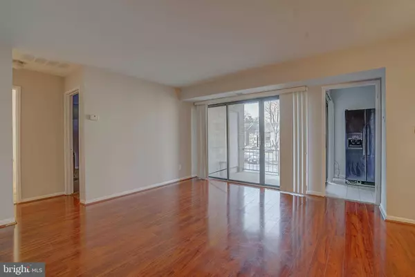 5472 CEDAR LN W #B2, Columbia, MD 21044