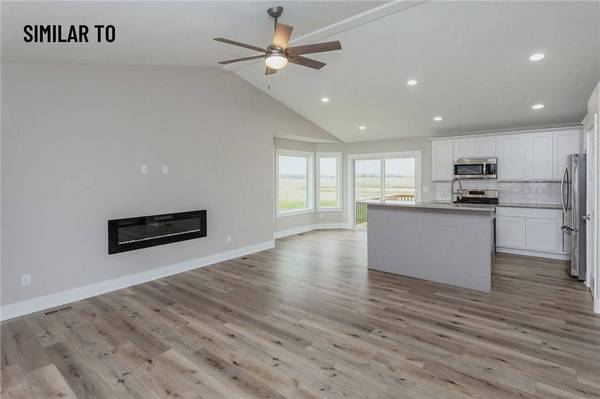 502 E Vista Lake Avenue, Polk City, IA 50226