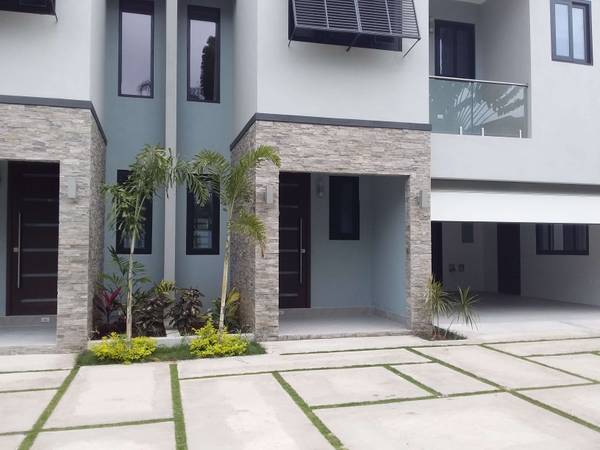 9 Hialeah Drive, Meadowbrook,