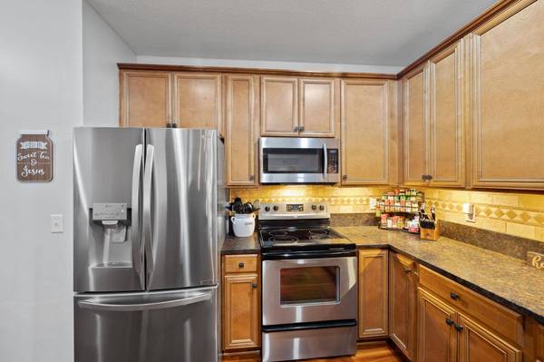 10806 S Shore DR #108, Plymouth, MN 55441