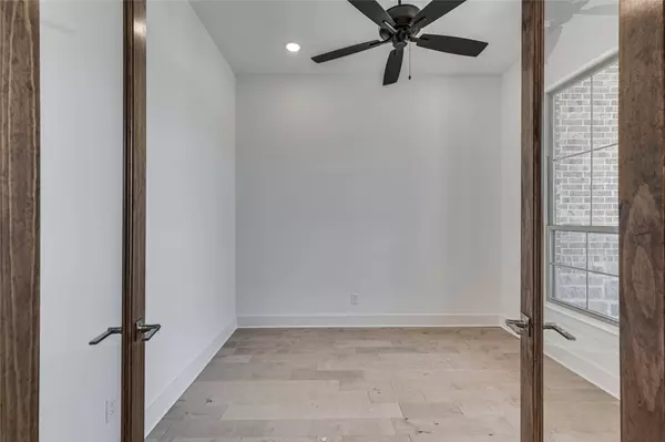 2418 Somercrest Place, Midlothian, TX 76065