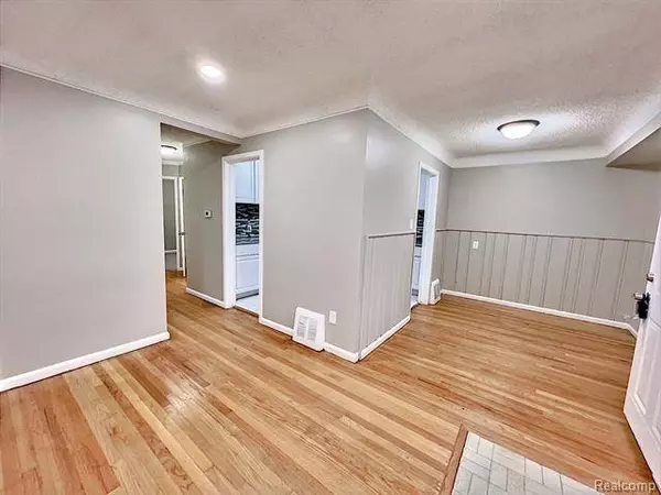 15529 OCONNOR Avenue, Allen Park, MI 48101