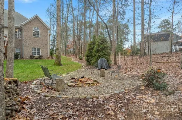 105 Barksdale LN, Mooresville, NC 28117