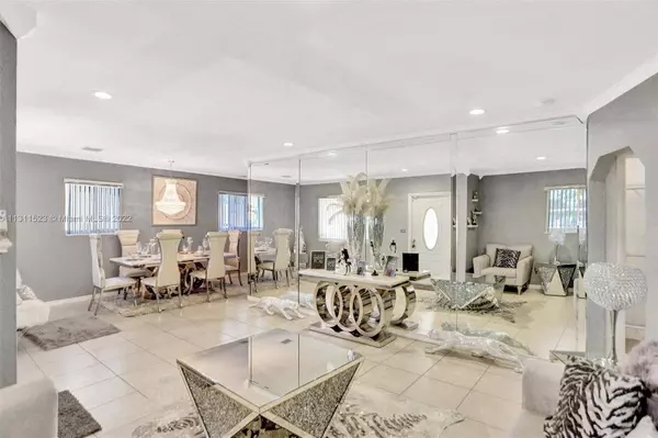 3541 NW 208th St, Miami Gardens, FL 33056