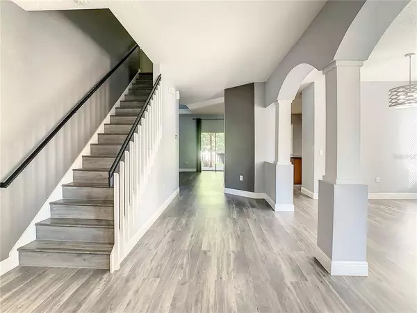 9977 OAK CREST RD, Orlando, FL 32829